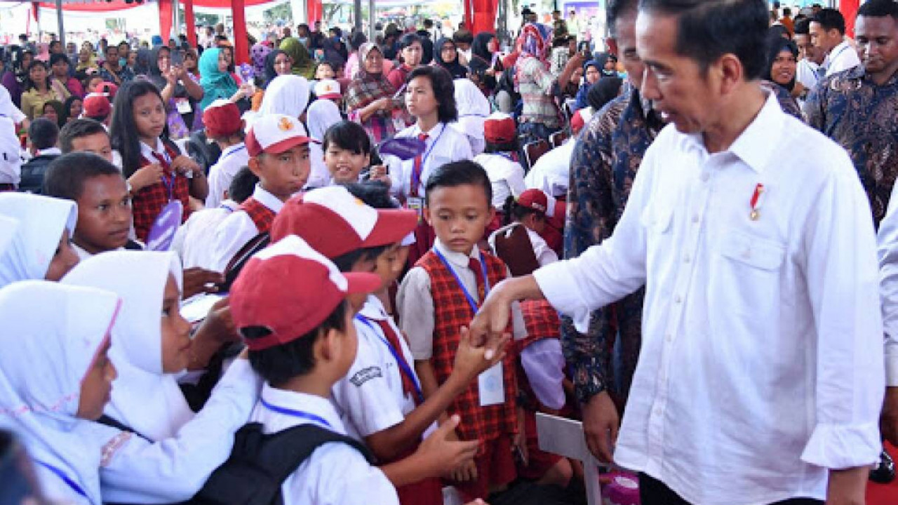 Presiden Jokowi bertatap muka dengan siswa sekolah