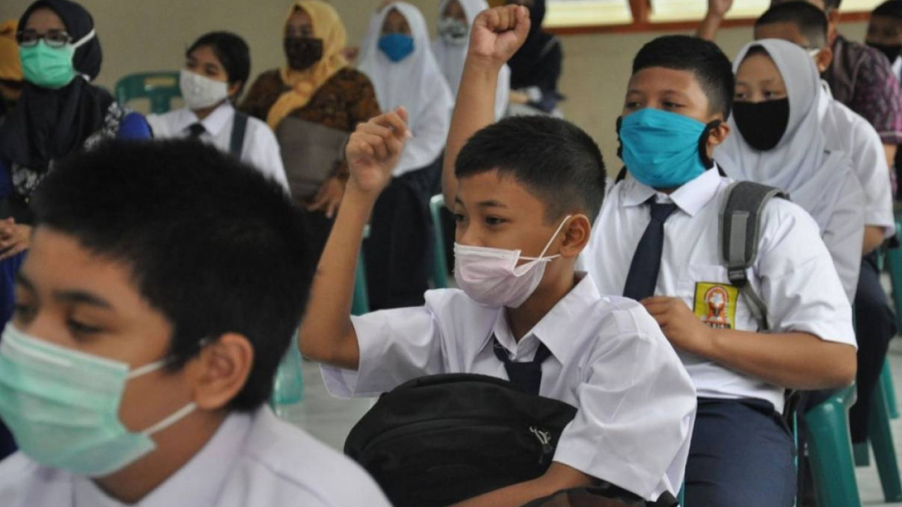 Ilustrasi, suasana dalam kelas Sekolah Menengah Pertama (SMP).