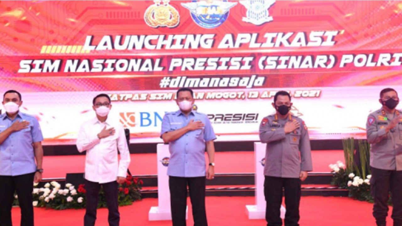 Bambang Soesatyo, Ketua MPR RI hadir saat peluncuran aplikasi SIM online.
