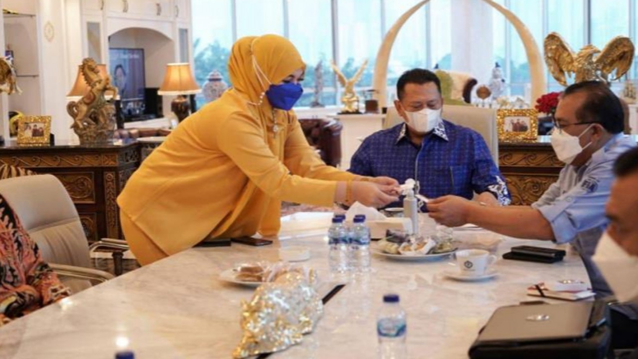 Bambang Soesatyo, Ketua MPR RI terima pengusaha ayam geprek Jameela