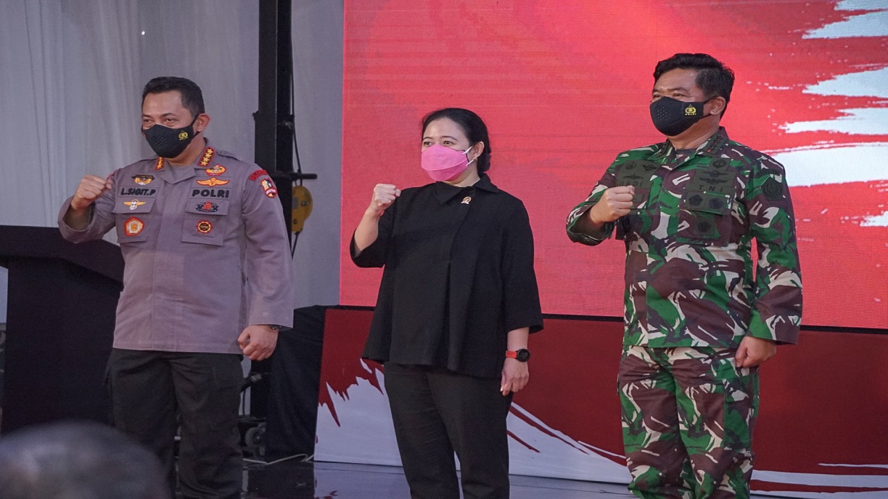 Ketua DPR RI Puan Maharani bersama Kapolri dan Panglima TNI.