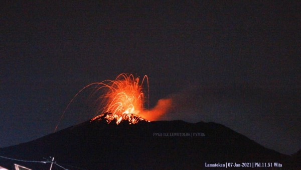 Gunung Ile Lewotolok di NTT kembali erupsi-1633855239