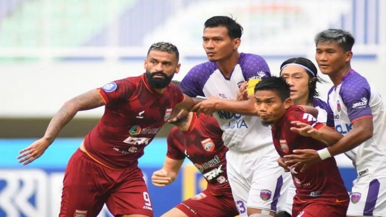 Laga Borneo FC vs Persita / Foto: Ist