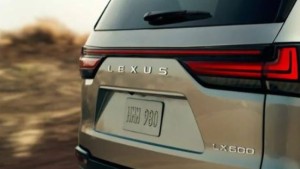 Lexus LX600-1633741288