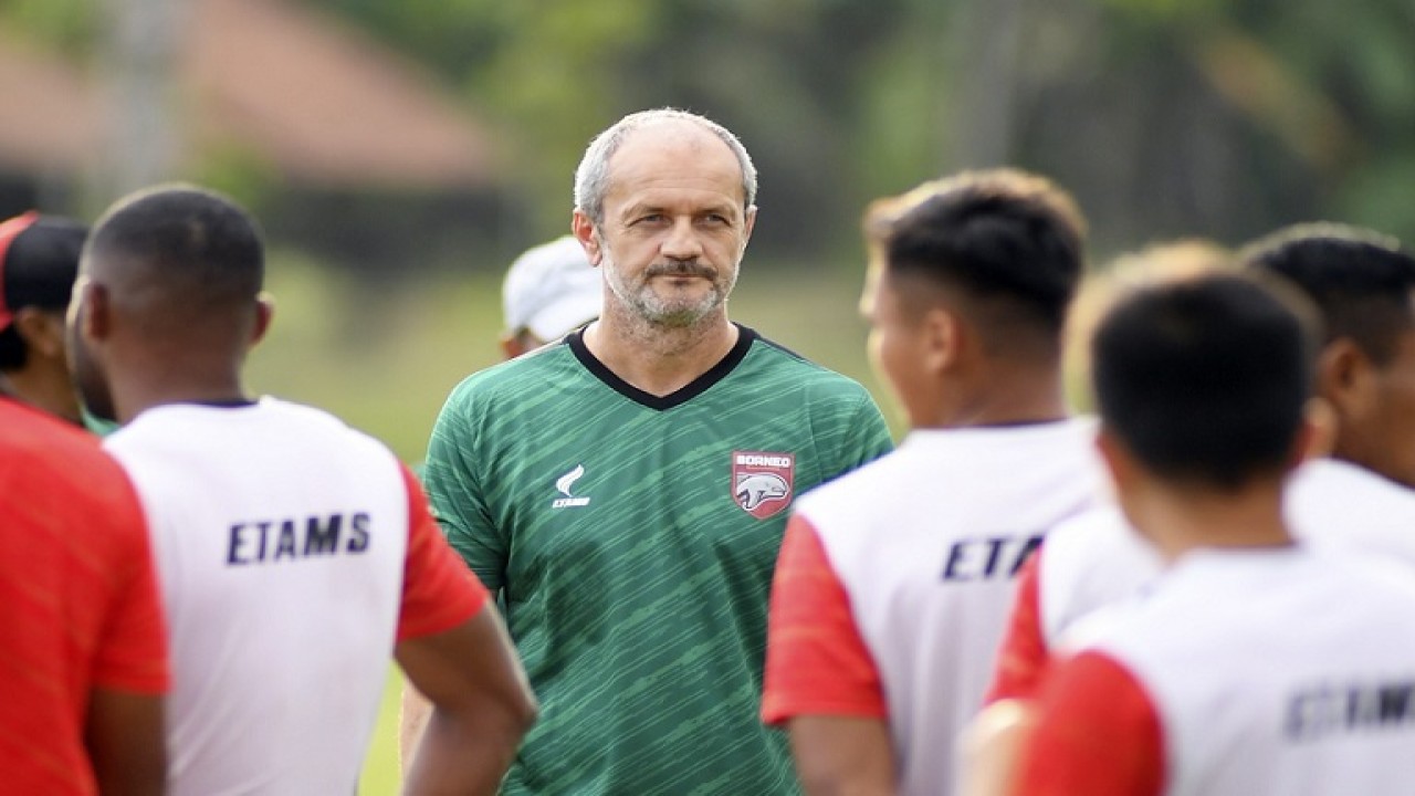 Risto Vidakovic bersama skuad Borneo FC