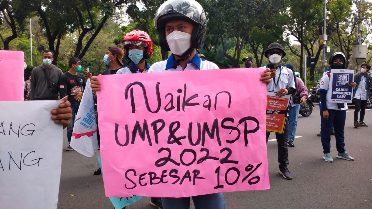 Aksi unjuk rasa buruh menuntut kenaikan UMP 2022/ist