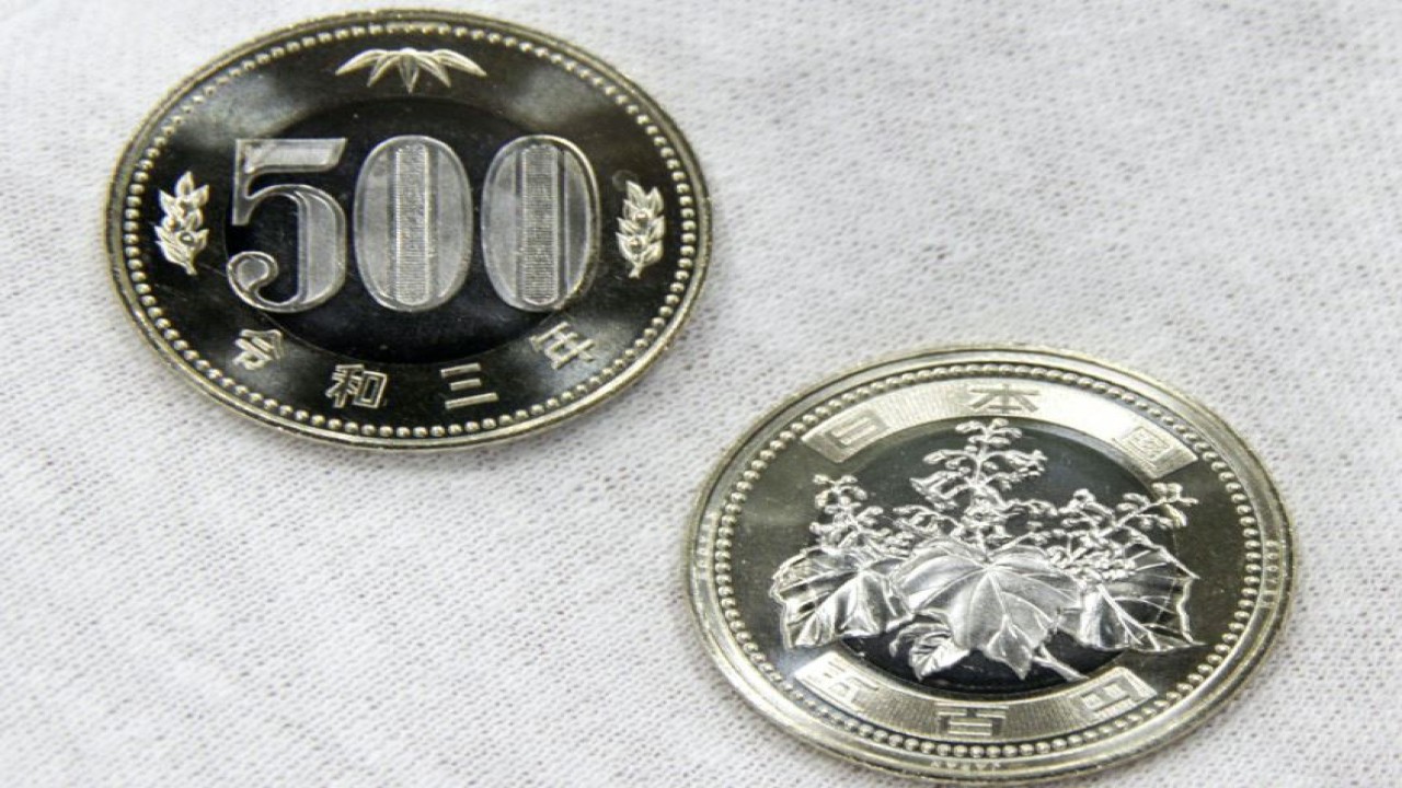 Koin baru Jepang 500 yen. (Kyodo)