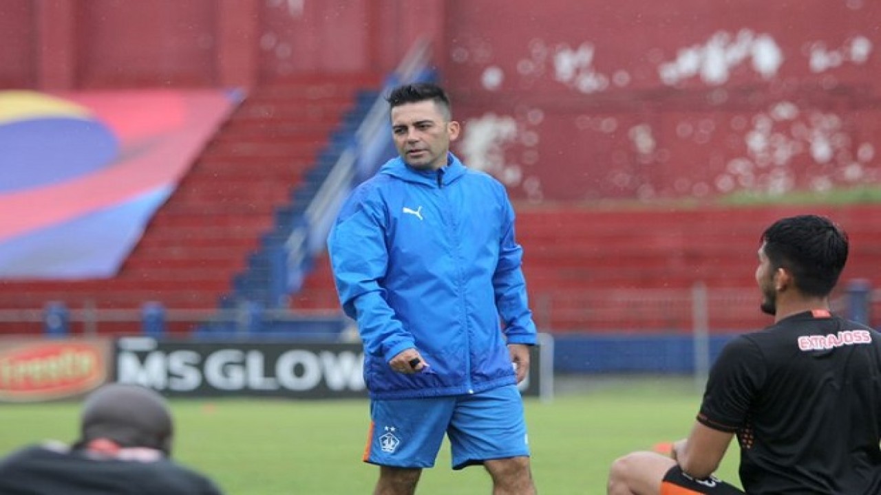 Pelatih Persik Kediri, Javier Roca