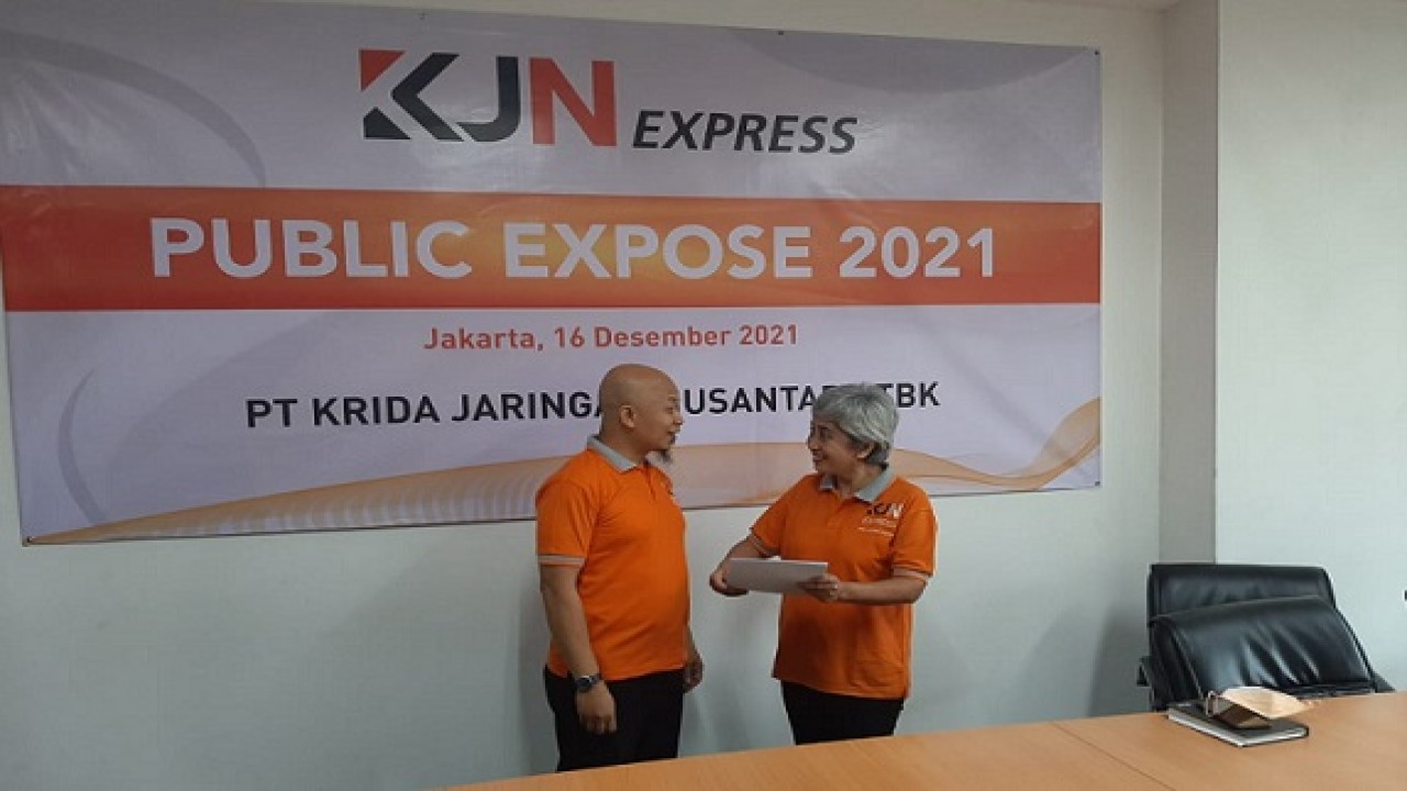 Direktur Utama KJN Sunarto dan Direktur Keuangan & Corporate Secretary KJN, Farida Sulistyorini