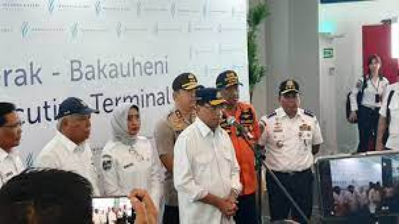 Jelang liburan Natal 2021 dan Tahun Baru 2022, Menhub Budi Karya Sumadi meninjau Pelabuhan Merak, Banten/ist