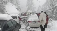 Belasan turis tewas setelah mobil yang mereka tumpangi terjebak salju di Pakistan-1641645203