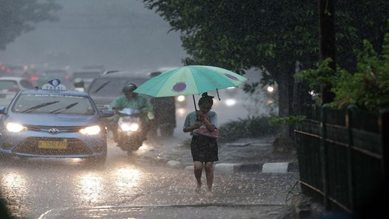 Hujan di Jakarta / Foto: JawaPos