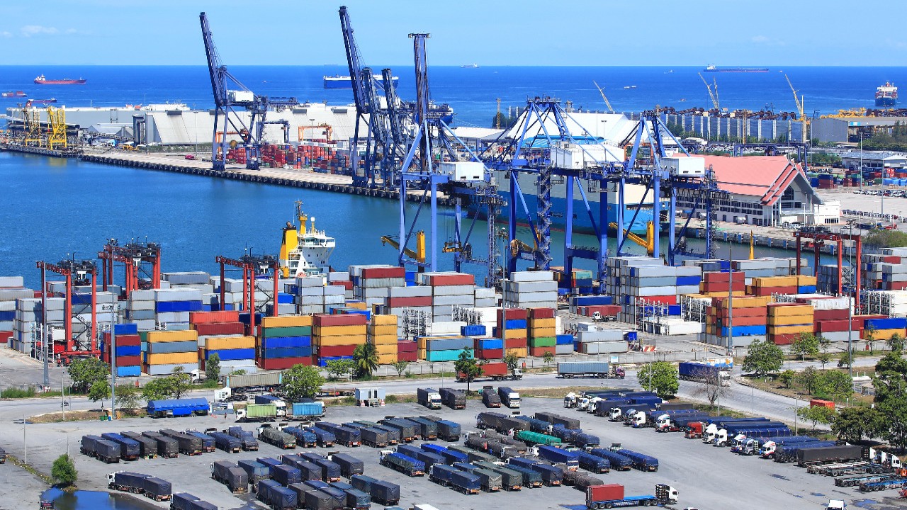 Ilustrasi pelabuhan ekspor-impor/ist