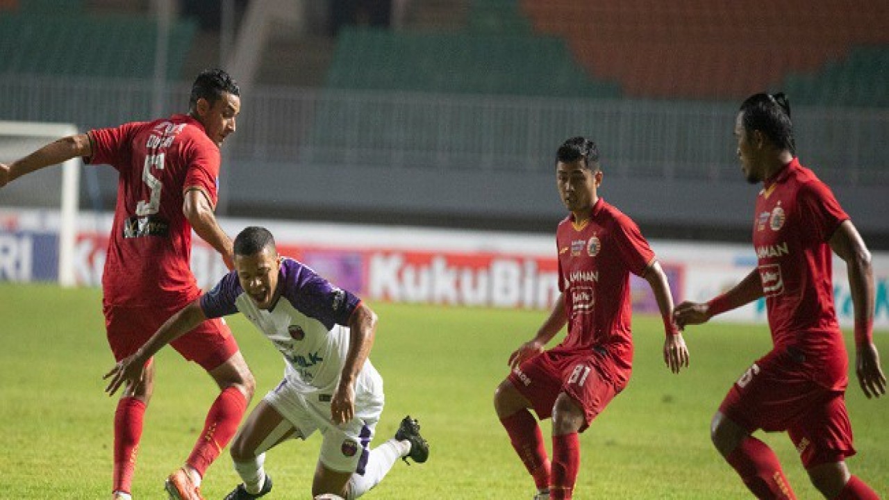 Laga Persita vs Persija