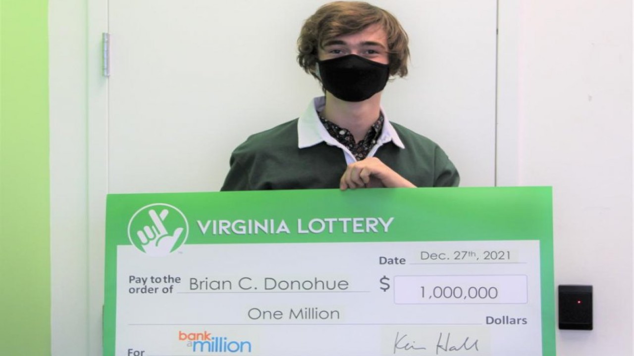 Brian Donohue menang lotere Rp14,3 miliar. (Virginia Lotere via UPI)
