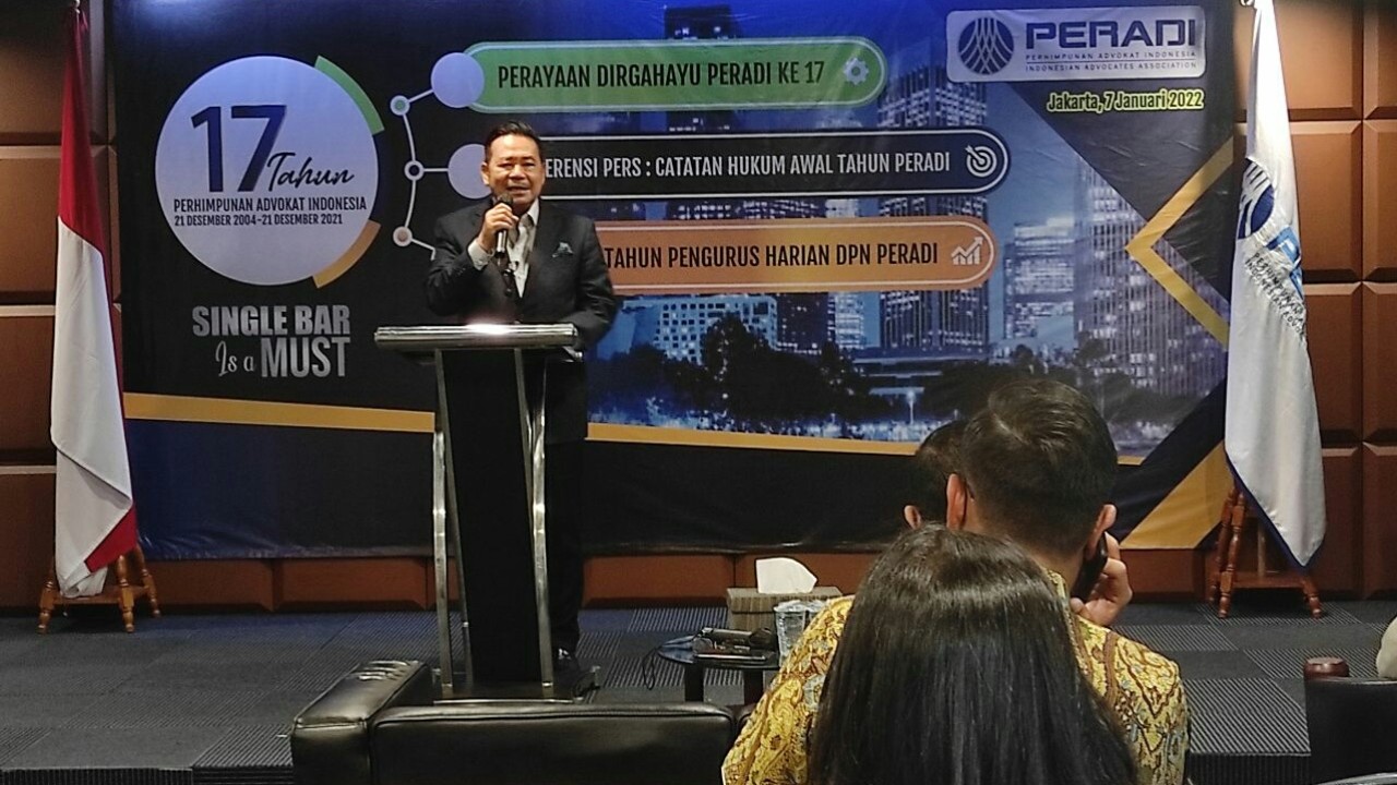 Otto Hasibuan saat menyampaikan sambutan di perayaan HUT ke-17 Peradi.