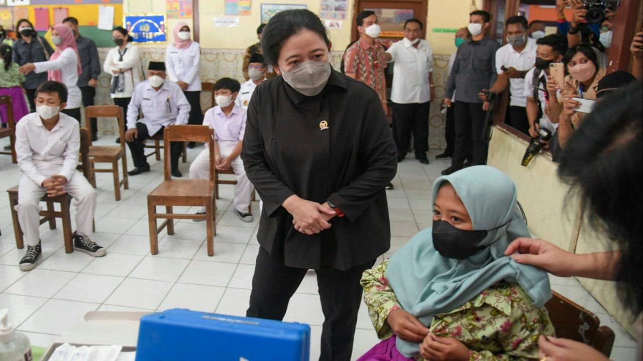 Ketua DPR RI Puan Maharani saat meninjau vaksinasi anak di Jawa Tengah.