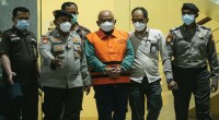 Wali Kota Bekasi Rahmat Effendi (memakai rompi oranye) ditetapkan jadi tersangka-1641548188