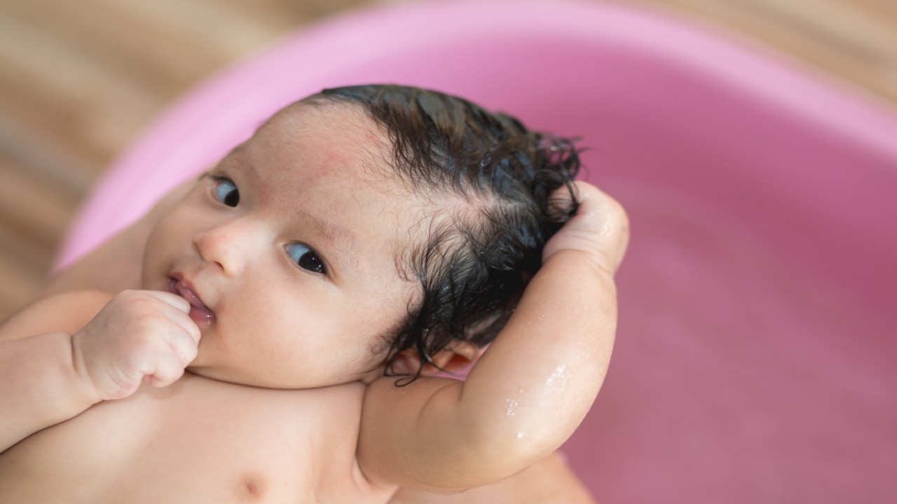 Ilustrasi bayi dengan rambut tebal/ist