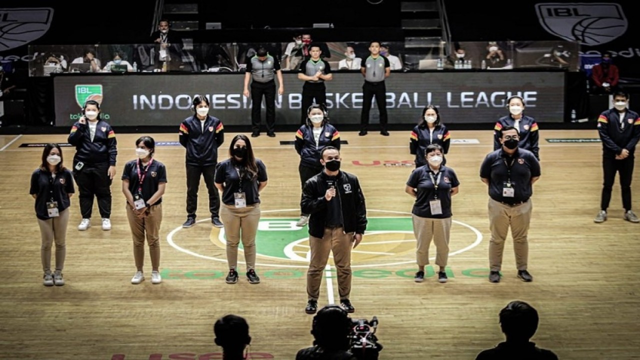 Junas, Direktur Utama IBL