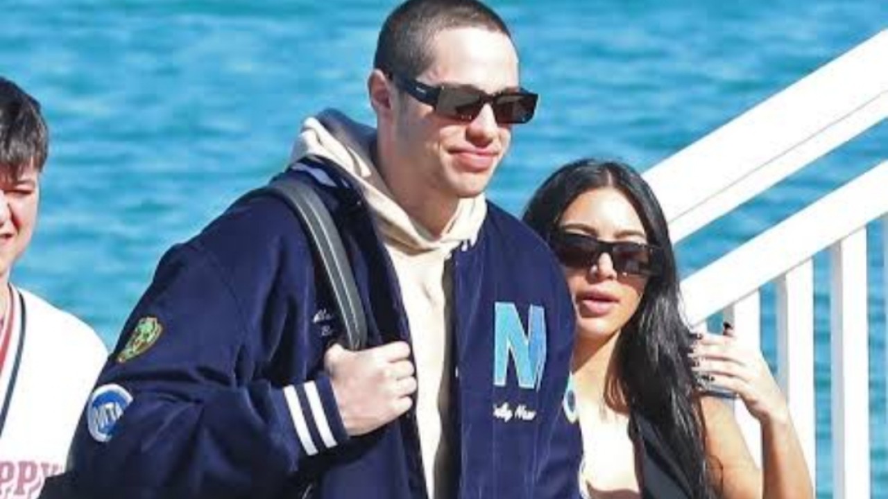 Kim Kardashian dan Pete Davidson. (net)