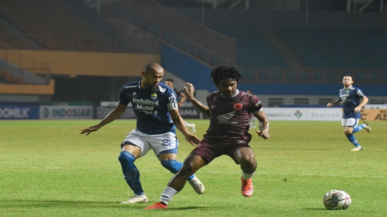 Laga PSM vs Persib