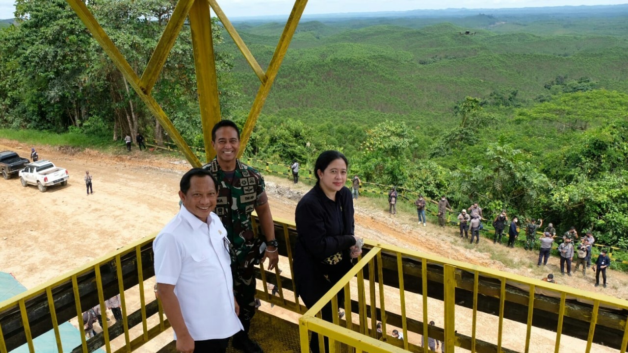 Ketua DPR RI Puan Maharani, Mendagri dan Panglima TNI saat meninjau kawasan IKN Nusantara.