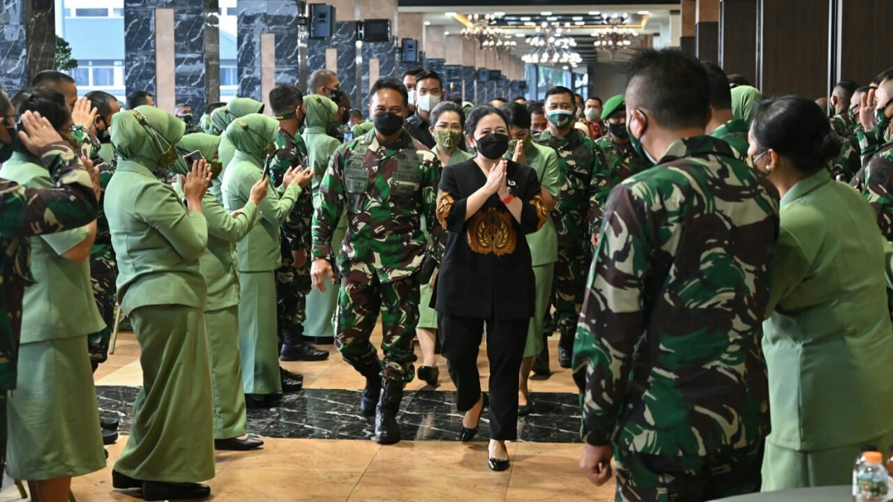 Ketua DPR RI Puan Maharani bersama Panglima TNI Jenderal Andika Perkasa.