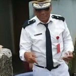 Video penjual cimol berseragam pilot viral di TikTok. (net)-1645007581