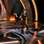 Detik-detik Will Smith menampar Chris Rock di panggung Oscar 2022/net-1648448503