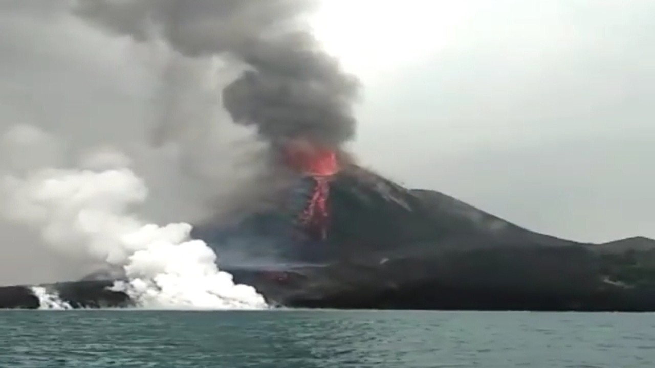 Gunung Anak Krakatau erupsi/ist