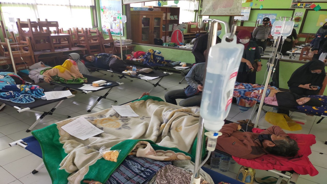 Ilustrasi para warga korban keracunan makanan sedang menjalani perawatan/ist
