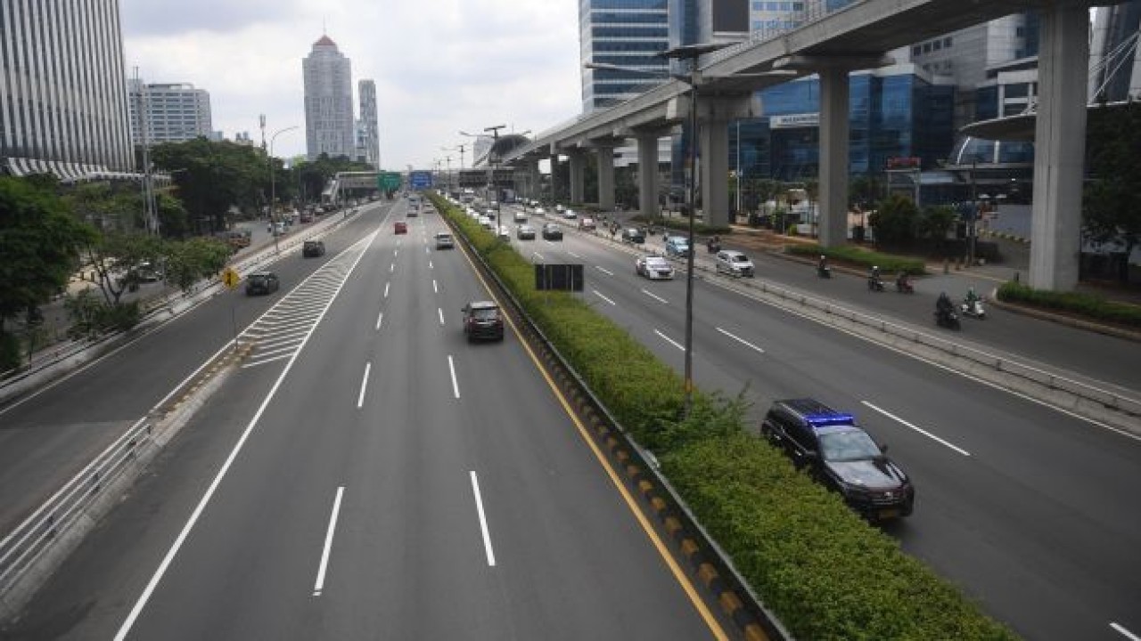 Jalan tol. (Antara)