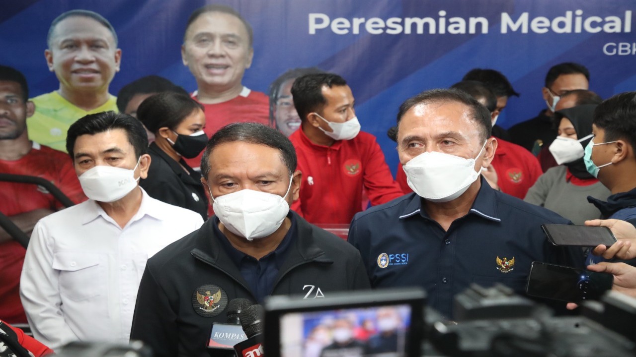 Menpora Zainudin Amali bersama Ketum PSSI, Iwan Bule