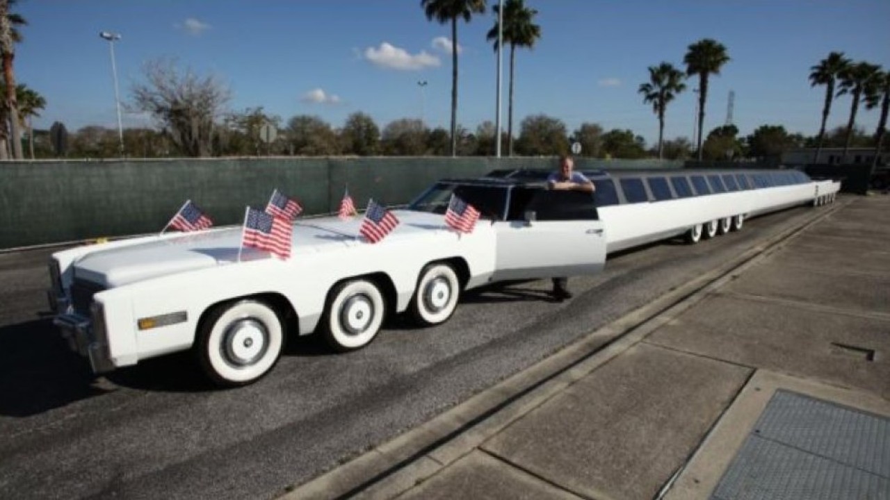 Mobil terpanjang di dunia 'American Dream'. (Guinness World Record)