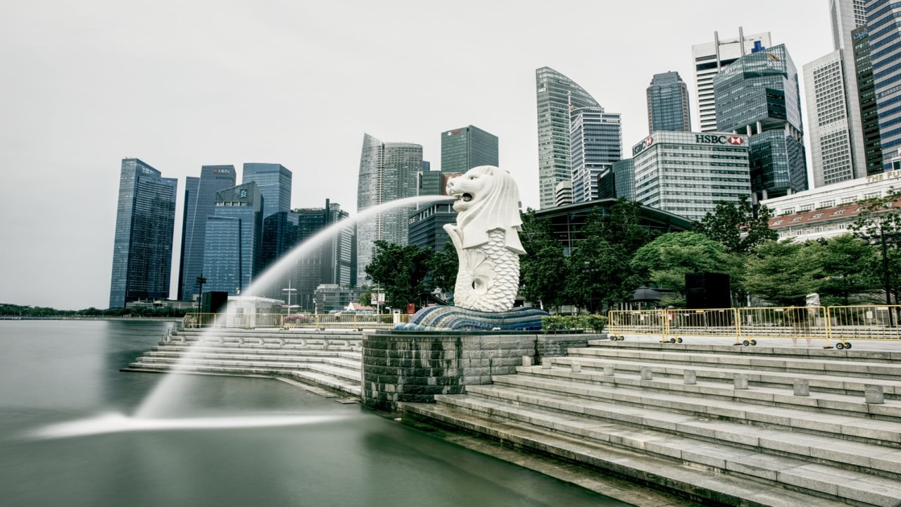 Patung Merlion ikon Singapura/ist