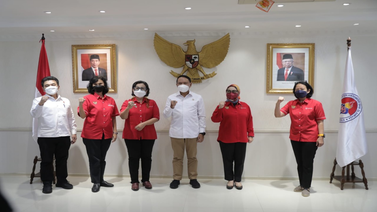 Pengurus Besar Persatuan Senam Indonesia bersama Menpora Zainudin Amali
