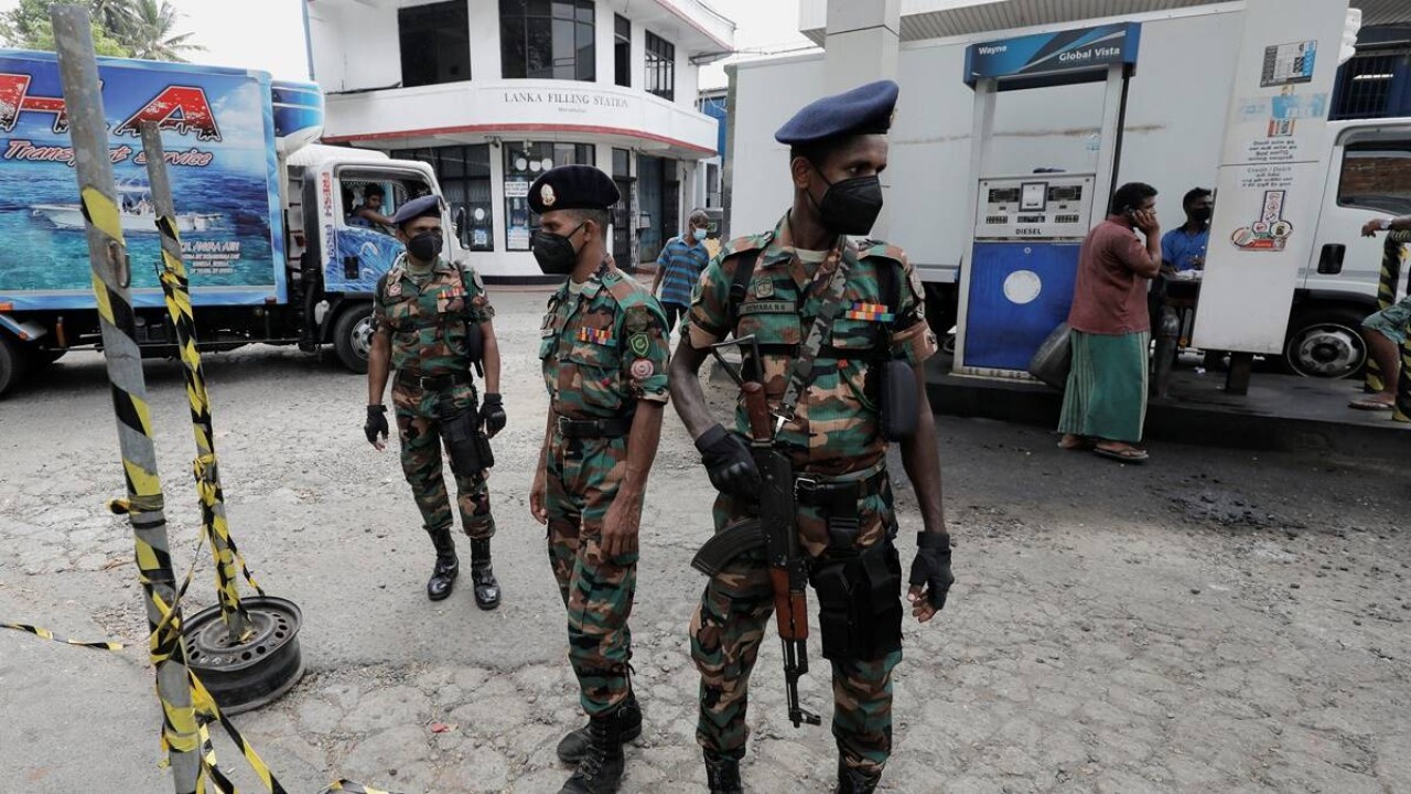 SPBU di Sri Lanka sampai dijaga tentara/ist
