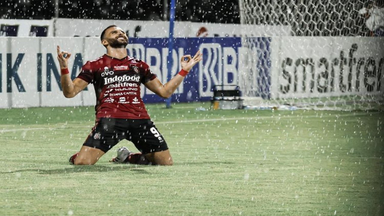 Striker Bali United, Ilija Spasojevic
