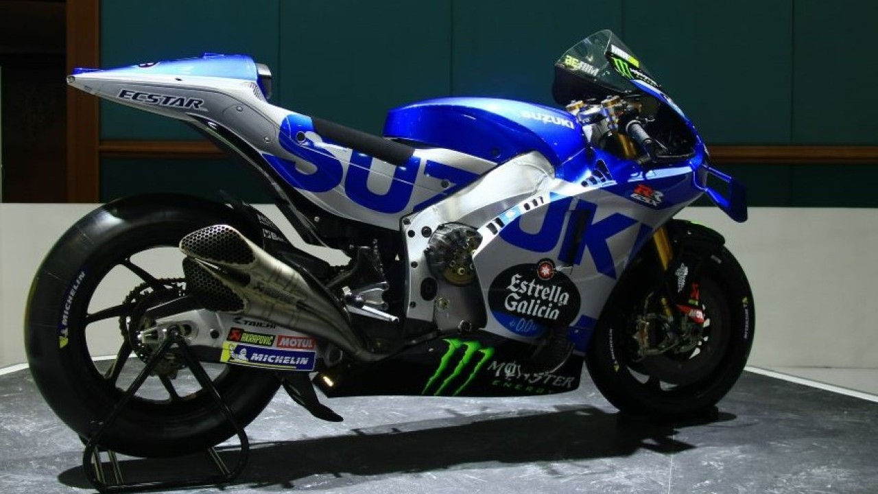 Pengunjung JAW 2022 bisa mencoba naik ke atas Suzuki GSX-RR guna merasakan sensasi tunggangan motor yang dikendarai Alex Rins dan Joan Mir di ajang MotoGP. (Suzuki Indomobil Sales)