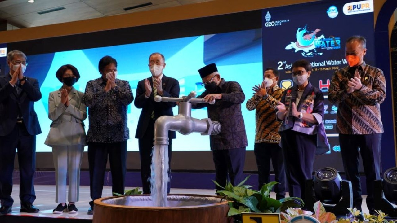 Wapres KH Ma'ruf Amin menghadiri 'The 2nd Asia International Water Week (AIWW)' di Labuan Bajo, NTT, Senin (14/3/2022). (BPMI–Setwapres)