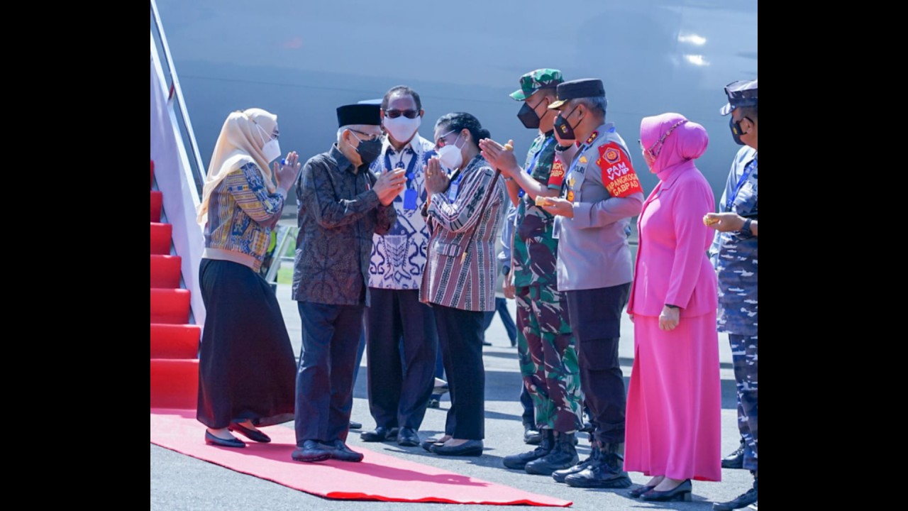 Wapres Ma'ruf Amin dan rombongan saat tiba di NTT.