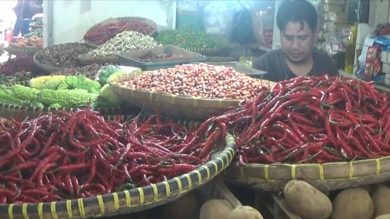 Harga Cabai di Bandung anjlok hingga 50 persen. Foto: Saifal Ode