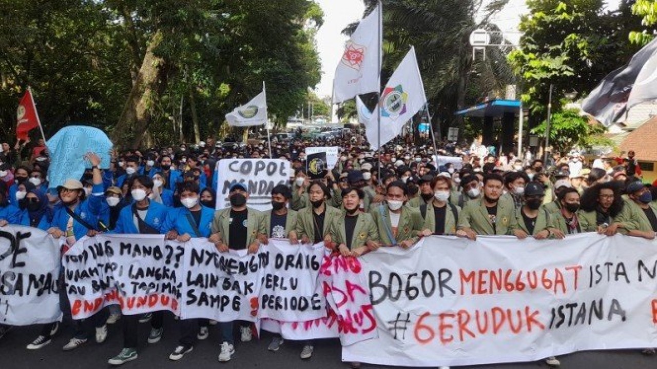 Demo mahasiswa. (Viva)