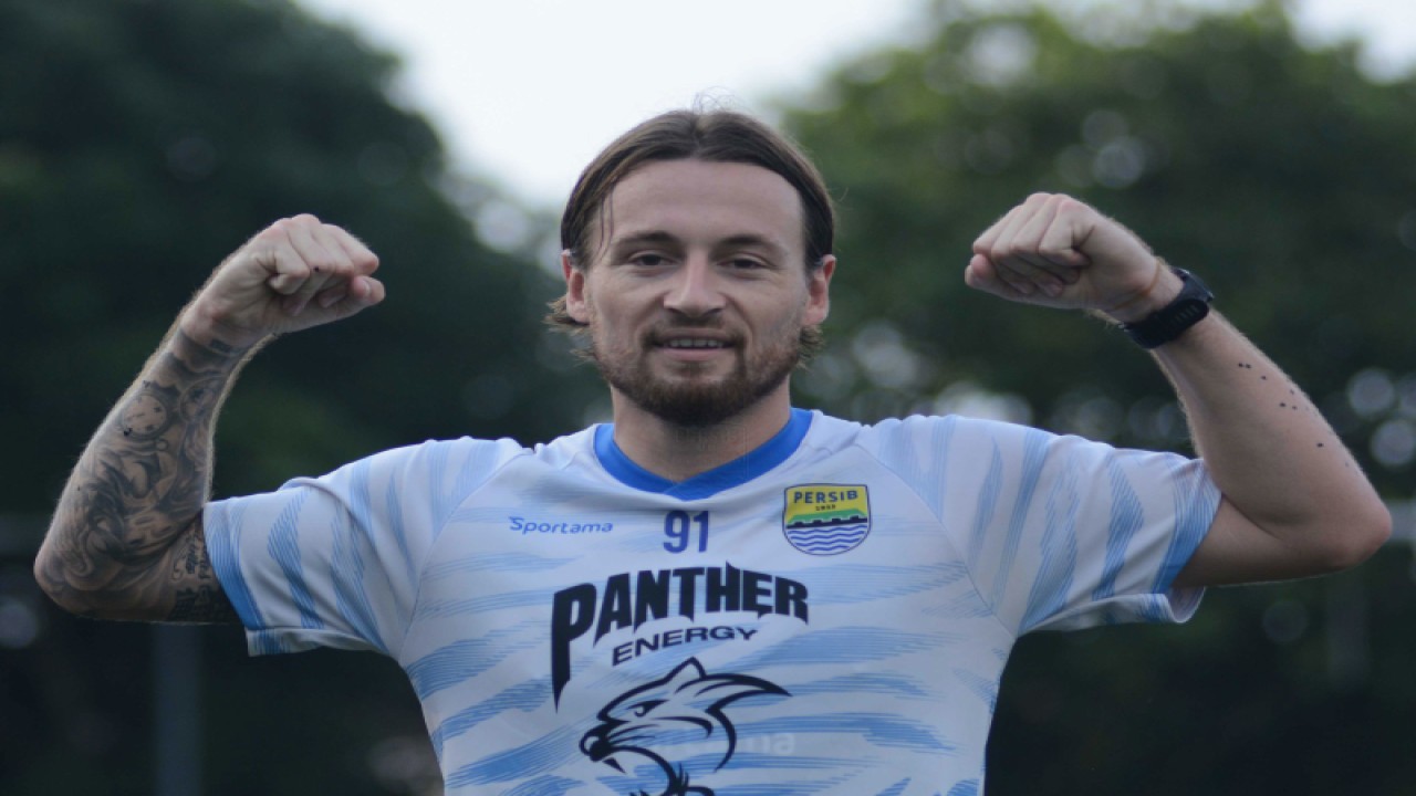 Gelandang Persib, Marc Klok