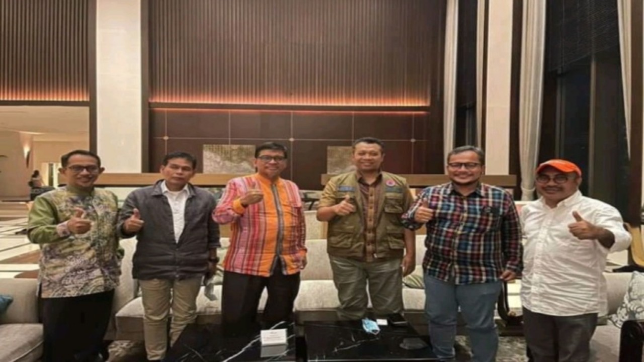 Gubernur NTB, Zulkieflimansyah saat bertemu Direktur Pelindo, Boy Robyanto di Jakarta, Selasa (19/4/2022). Foto (istimewa)