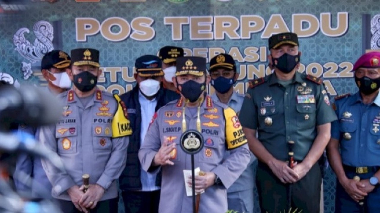 Kapolri Jenderal Listyo Sigit Prabowo meninjau pelaksanaan mudik di Pelabuhan Gilimanuk, Bali, Kamis (28/4/2022). Foto (Istimewa)