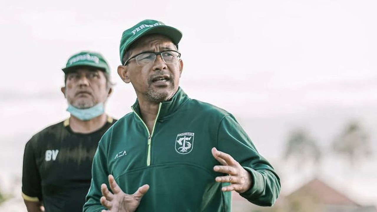 Pelatih Persebaya Aji Santoso