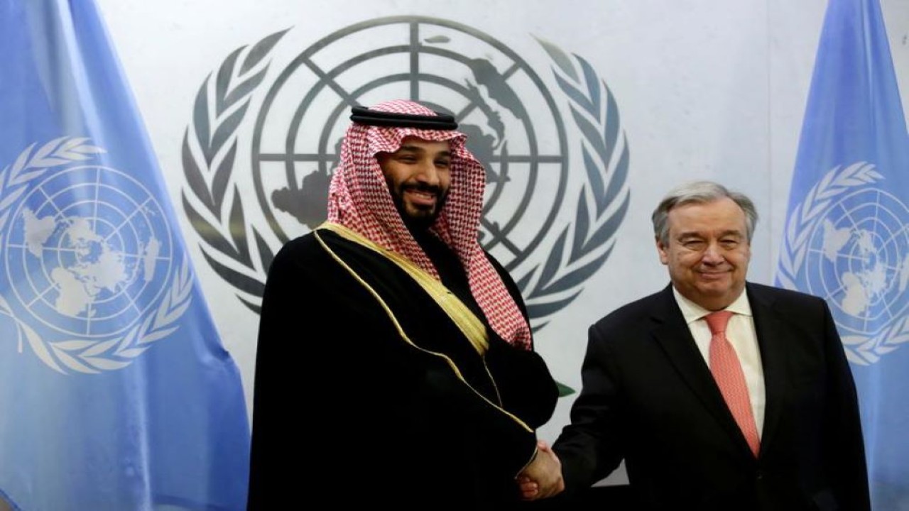 Putra Mahkota Arab Saudi Mohammed bin Salman menerima panggilan telepon dari Sekjen PBB Antonio Guterres. (Reuters)