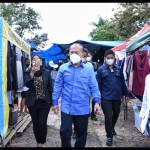 Wakil Ketua MPR RI Syarief Hasan mengunjungi pameran produk UMKM di Kabupaten Garut-1650011355